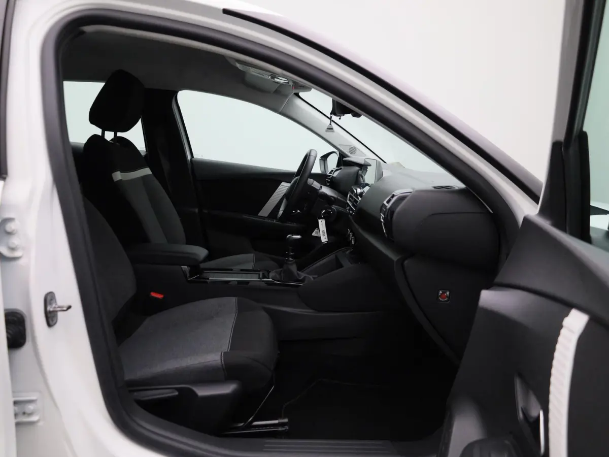 1.2 Puretech Live | Airconditioning | Bluetooth | Parkeersensoren | Lichtmetalen Velgen |