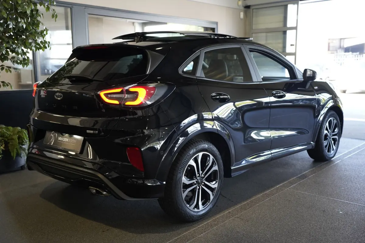 1.0 EcoBoost ST-Line X Pano Navi Cam