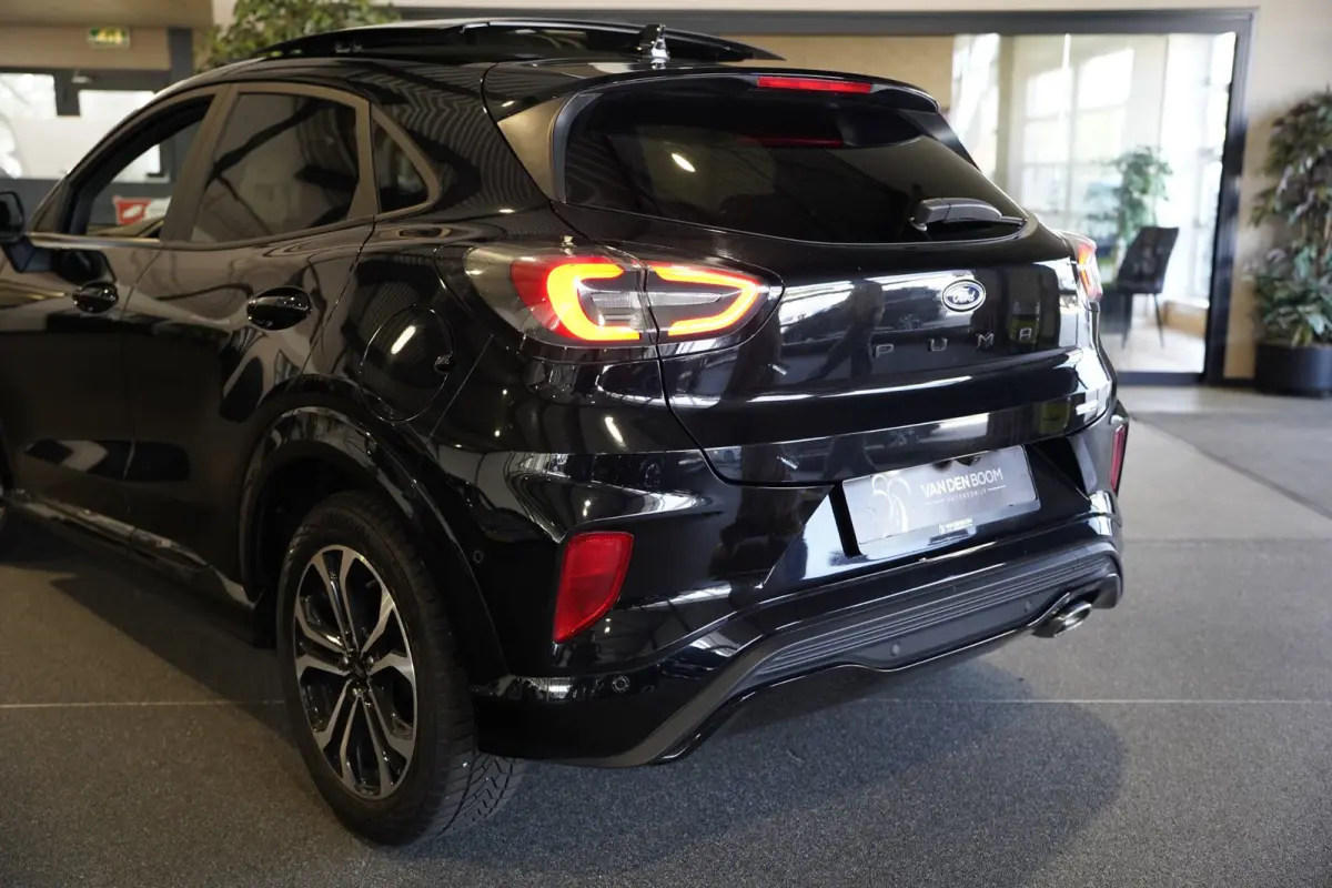 1.0 EcoBoost ST-Line X Pano Navi Cam