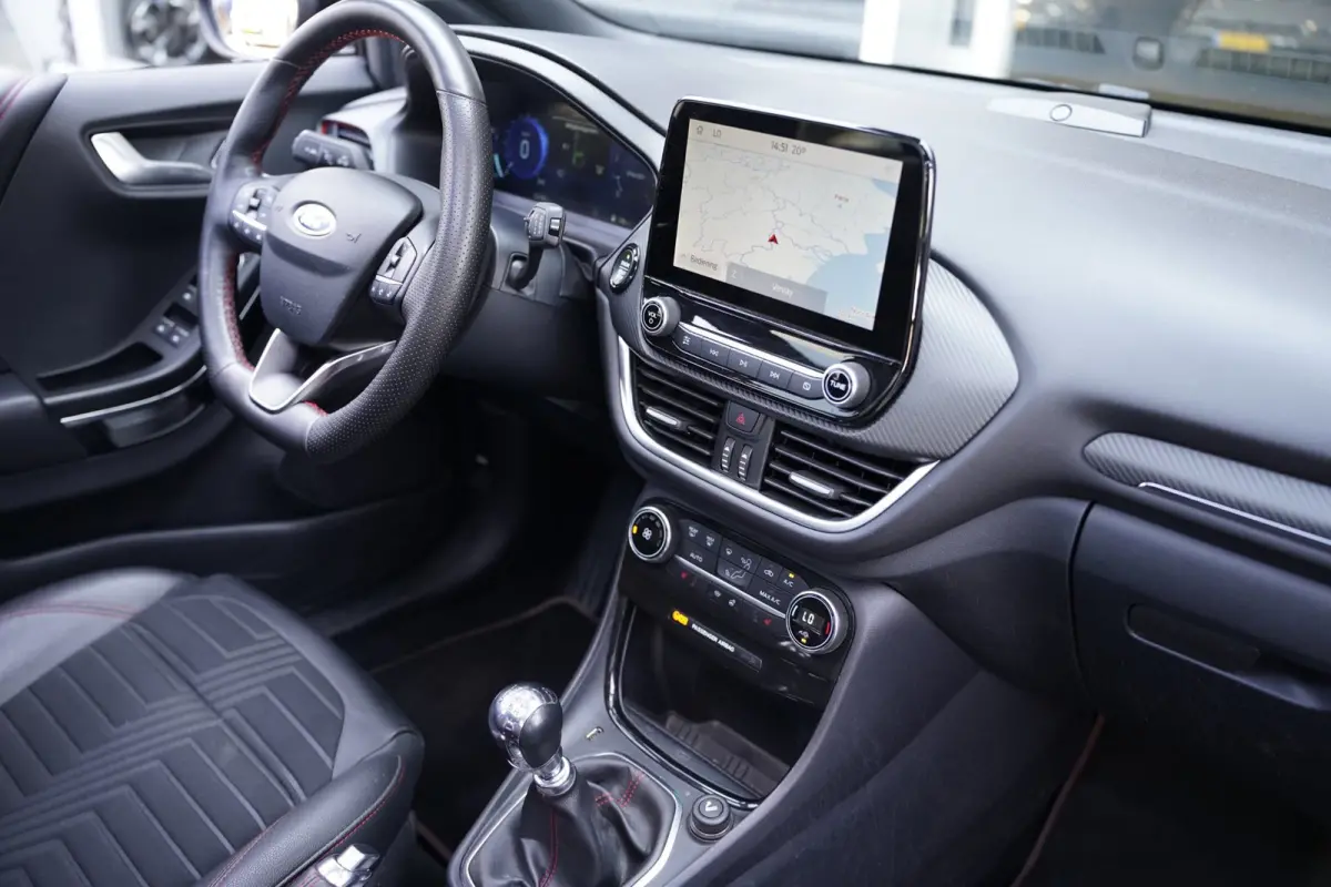 1.0 EcoBoost ST-Line X Pano Navi Cam