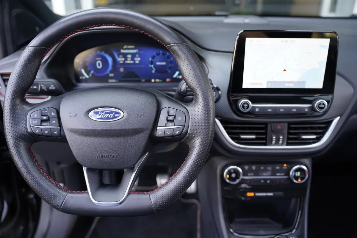 1.0 EcoBoost ST-Line X Pano Navi Cam