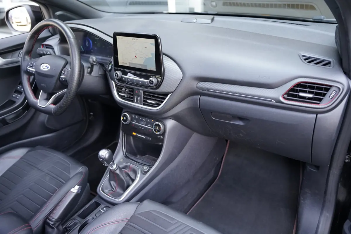 1.0 EcoBoost ST-Line X Pano Navi Cam