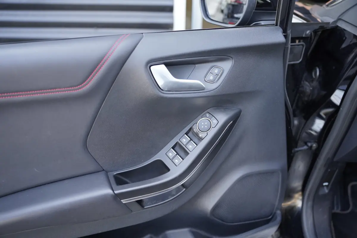 1.0 EcoBoost ST-Line X Pano Navi Cam