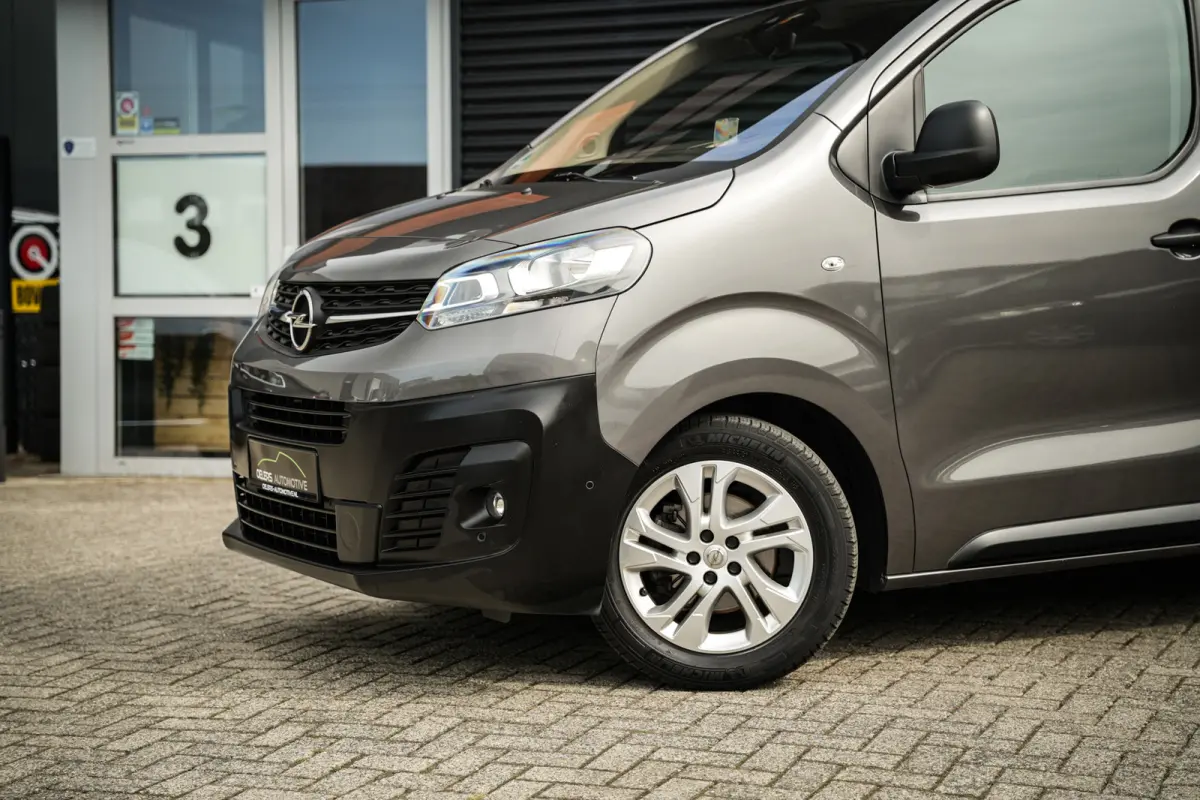 2.0 CDTI 150PK L3 Dubbele Cabine | ACC | CarPlay | 2x Schuifdeur | Trekhaak | 6-Persoons | Camera |