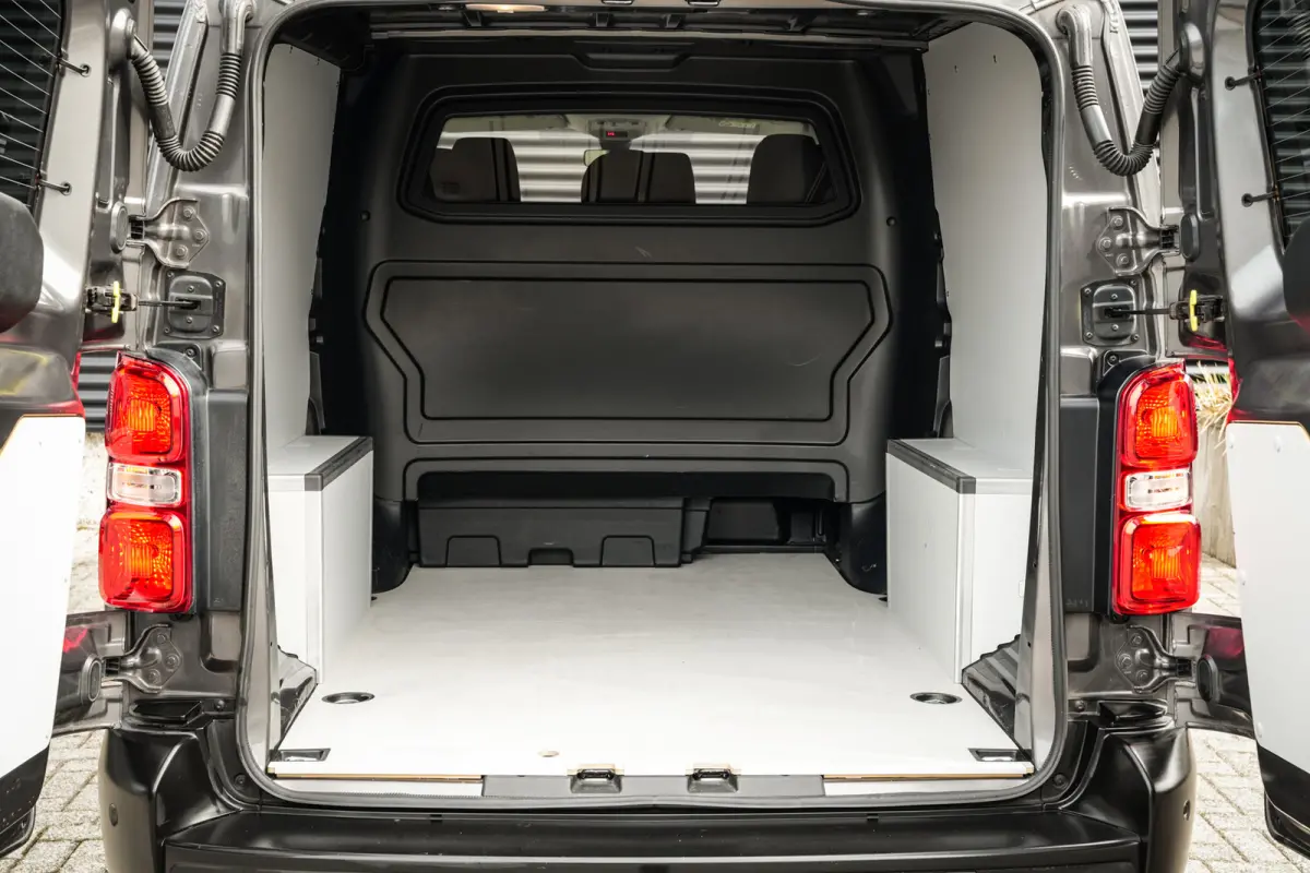 2.0 CDTI 150PK L3 Dubbele Cabine | ACC | CarPlay | 2x Schuifdeur | Trekhaak | 6-Persoons | Camera |
