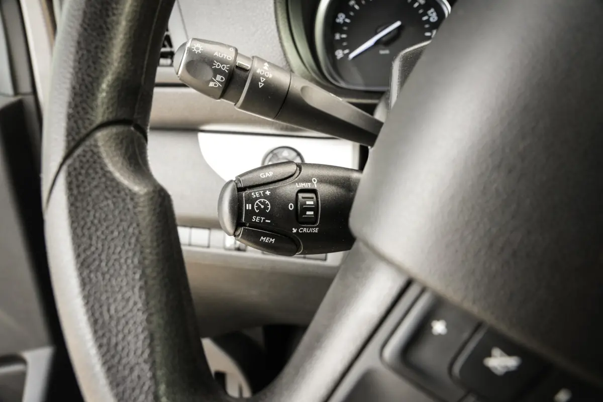2.0 CDTI 150PK L3 Dubbele Cabine | ACC | CarPlay | 2x Schuifdeur | Trekhaak | 6-Persoons | Camera |