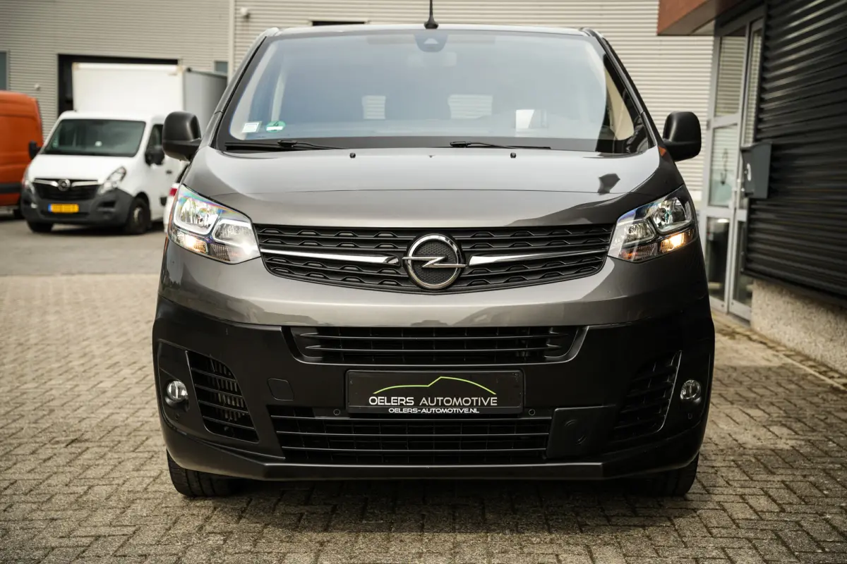 2.0 CDTI 150PK L3 Dubbele Cabine | ACC | CarPlay | 2x Schuifdeur | Trekhaak | 6-Persoons | Camera |