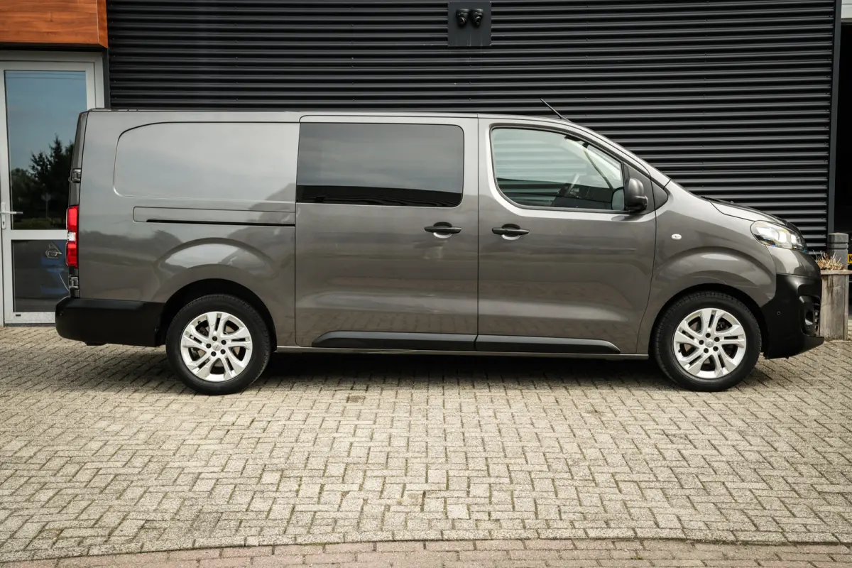 2.0 CDTI 150PK L3 Dubbele Cabine | ACC | CarPlay | 2x Schuifdeur | Trekhaak | 6-Persoons | Camera |