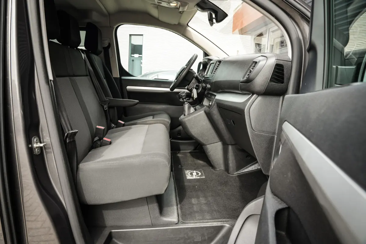 2.0 CDTI 150PK L3 Dubbele Cabine | ACC | CarPlay | 2x Schuifdeur | Trekhaak | 6-Persoons | Camera |
