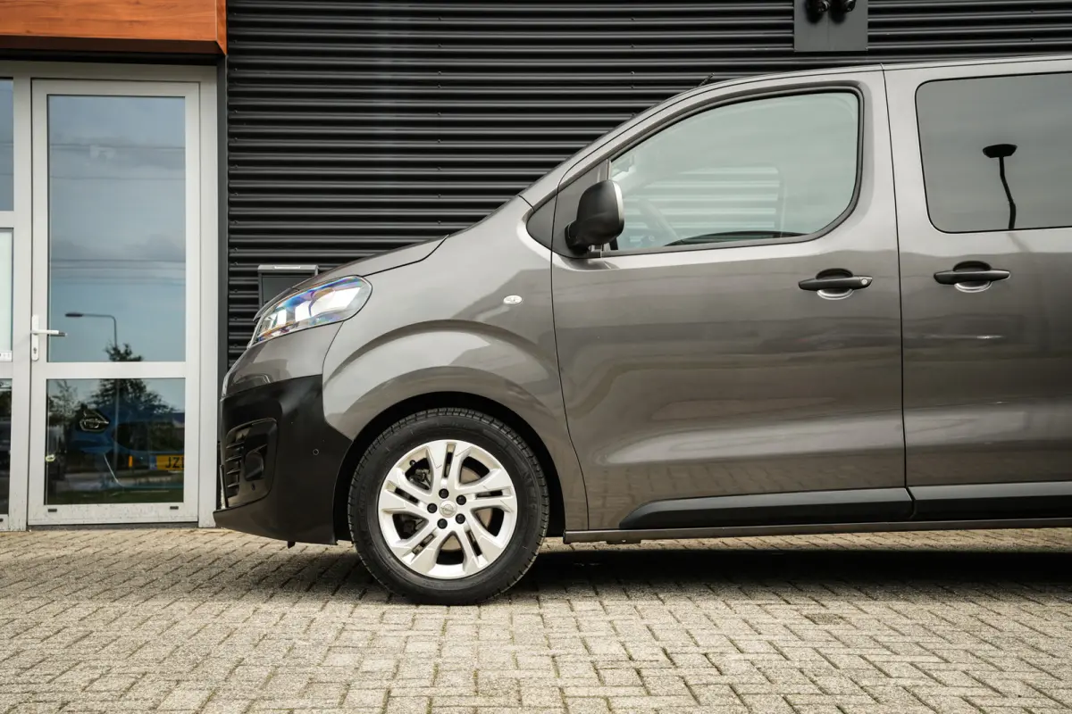 2.0 CDTI 150PK L3 Dubbele Cabine | ACC | CarPlay | 2x Schuifdeur | Trekhaak | 6-Persoons | Camera |