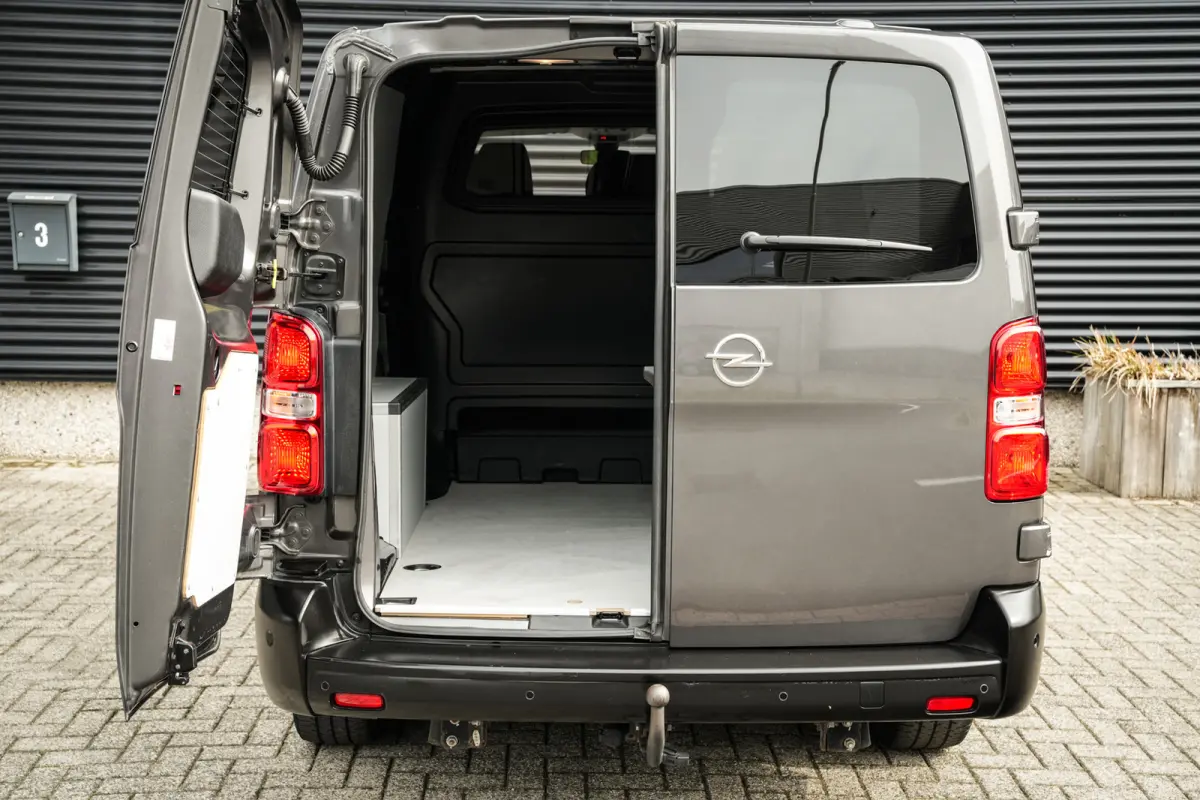 2.0 CDTI 150PK L3 Dubbele Cabine | ACC | CarPlay | 2x Schuifdeur | Trekhaak | 6-Persoons | Camera |