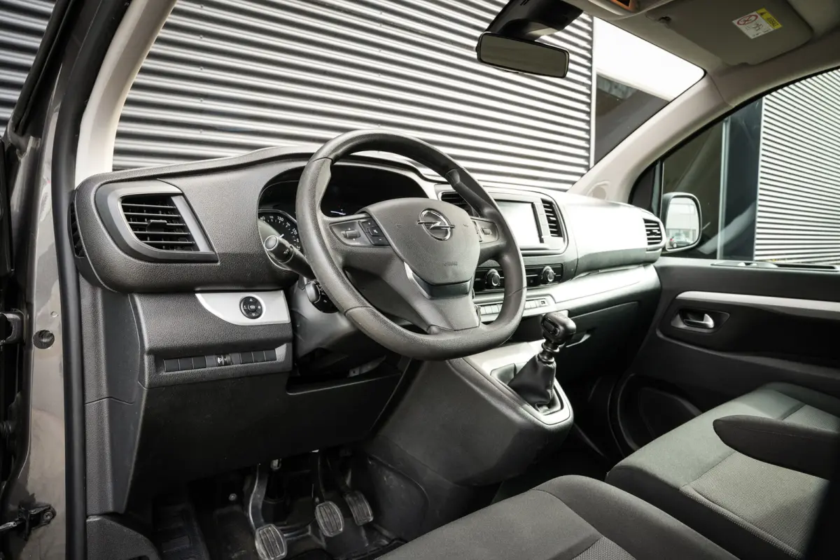 2.0 CDTI 150PK L3 Dubbele Cabine | ACC | CarPlay | 2x Schuifdeur | Trekhaak | 6-Persoons | Camera |