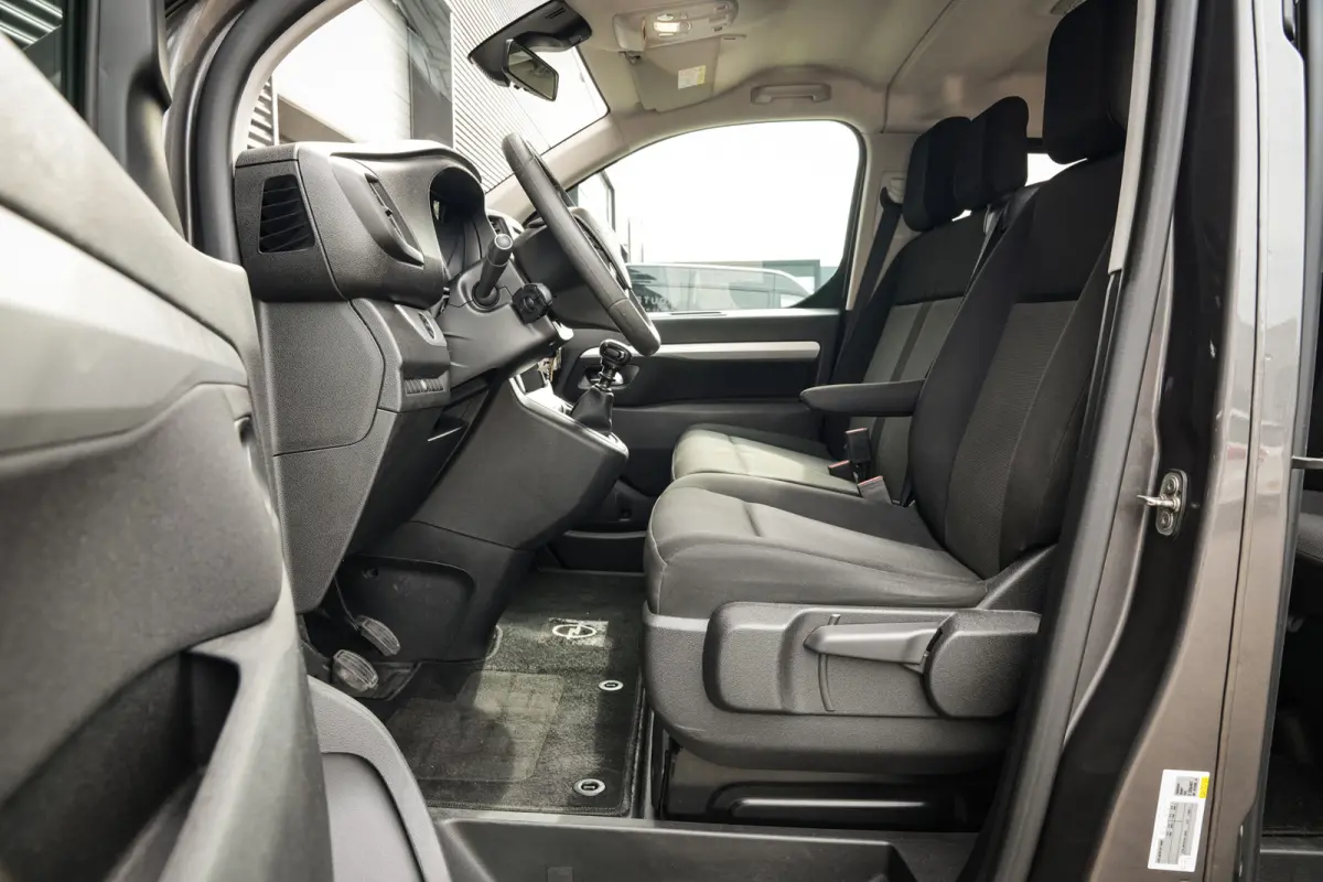 2.0 CDTI 150PK L3 Dubbele Cabine | ACC | CarPlay | 2x Schuifdeur | Trekhaak | 6-Persoons | Camera |