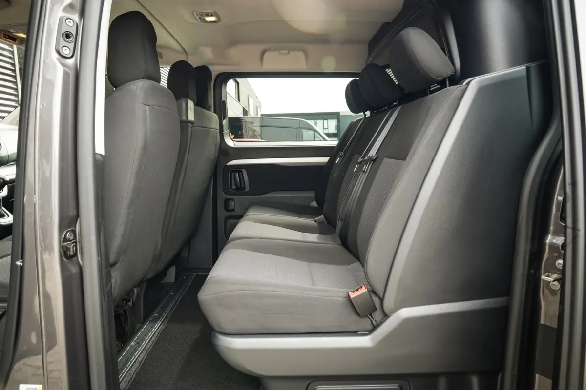 2.0 CDTI 150PK L3 Dubbele Cabine | ACC | CarPlay | 2x Schuifdeur | Trekhaak | 6-Persoons | Camera |
