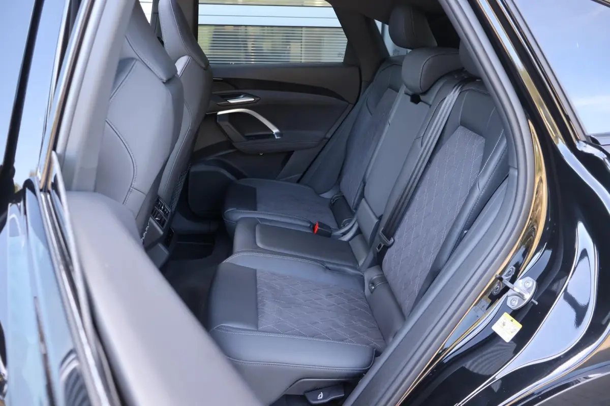 2.0 TFSI e-hybrid 299pk quattro S edition | Panoramadak | Rondomzichtcamera | Ambienceverlichting | Parkeerassistent | Adaptive Cruise