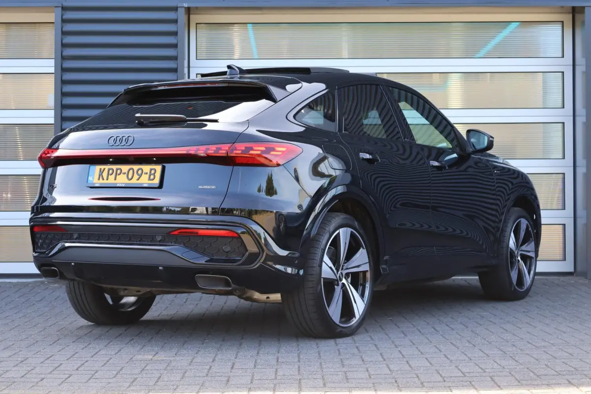 2.0 TFSI e-hybrid 299pk quattro S edition | Panoramadak | Rondomzichtcamera | Ambienceverlichting | Parkeerassistent | Adaptive Cruise