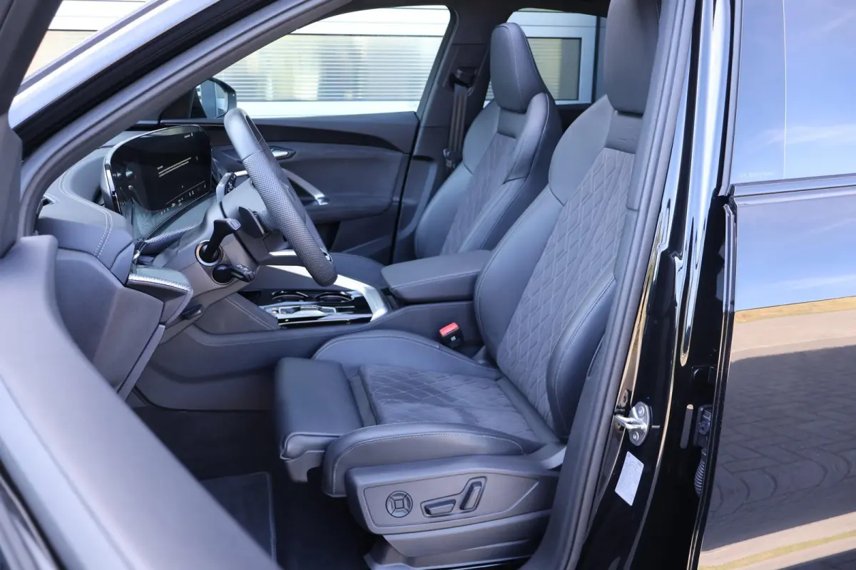 2.0 TFSI e-hybrid 299pk quattro S edition | Panoramadak | Rondomzichtcamera | Ambienceverlichting | Parkeerassistent | Adaptive Cruise