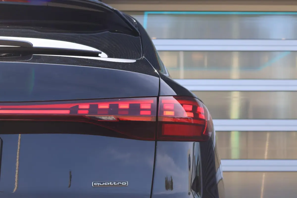2.0 TFSI e-hybrid 299pk quattro S edition | Panoramadak | Rondomzichtcamera | Ambienceverlichting | Parkeerassistent | Adaptive Cruise
