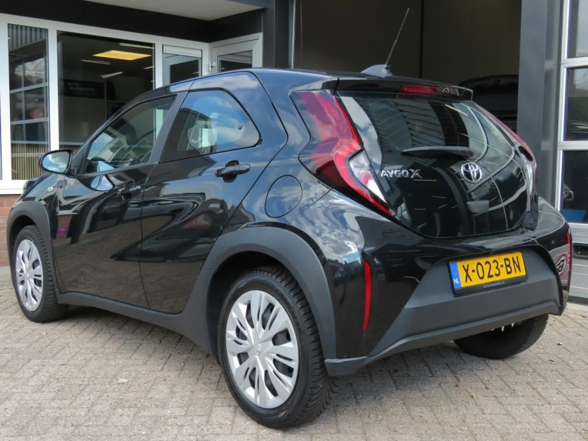 1.0 VVT-I MT PLAY / Camera / Cruise / BOVAG garantie