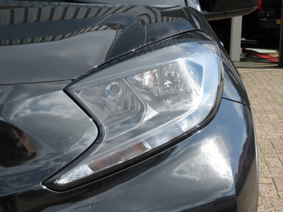 1.0 VVT-I MT PLAY / Camera / Cruise / BOVAG garantie