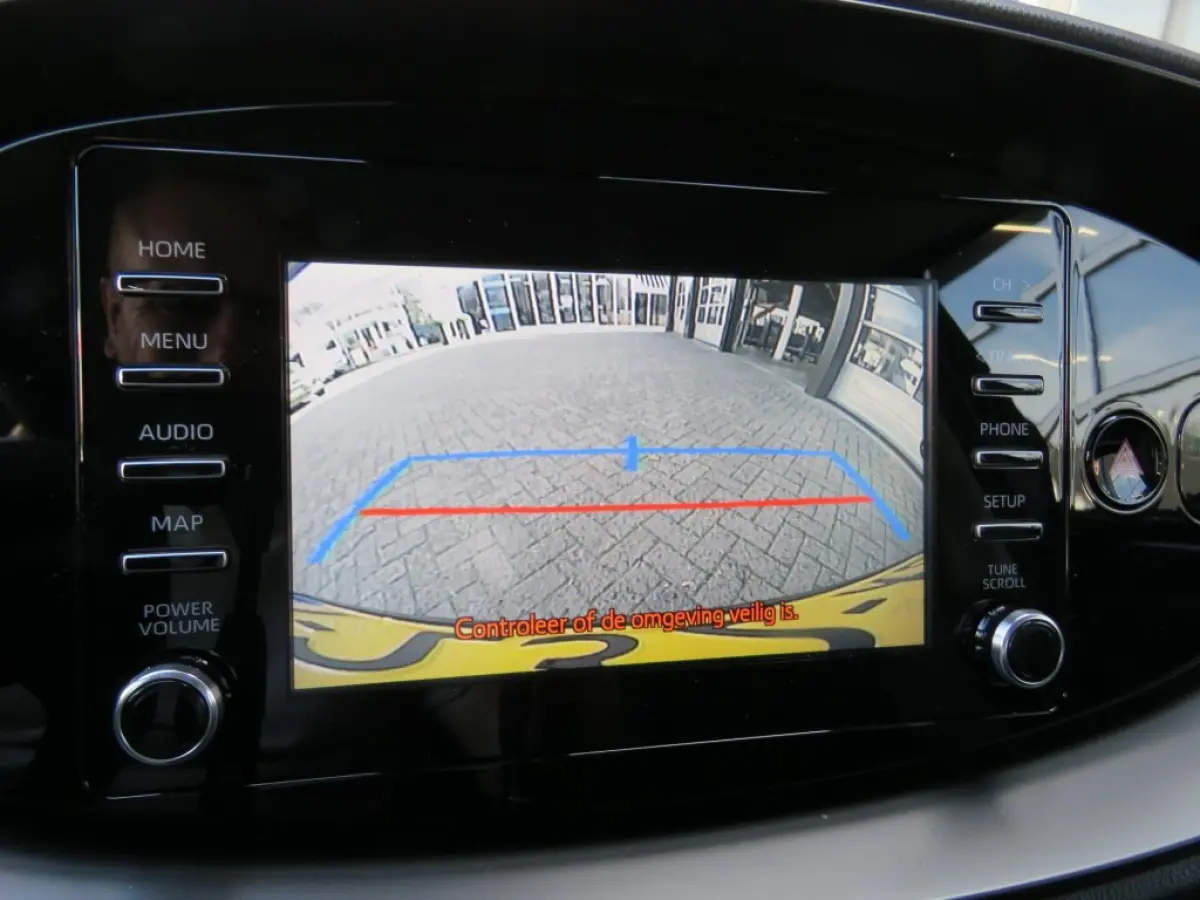 1.0 VVT-I MT PLAY / Camera / Cruise / BOVAG garantie