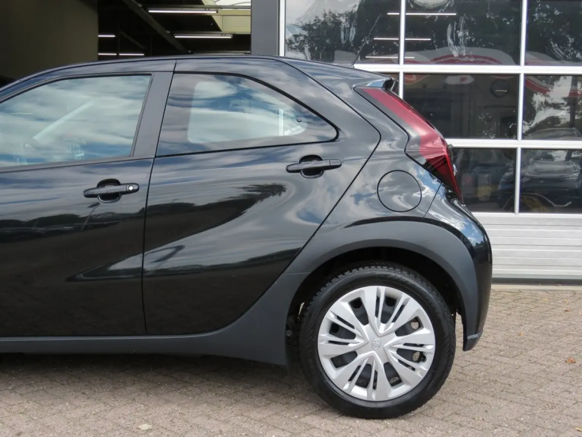1.0 VVT-I MT PLAY / Camera / Cruise / BOVAG garantie