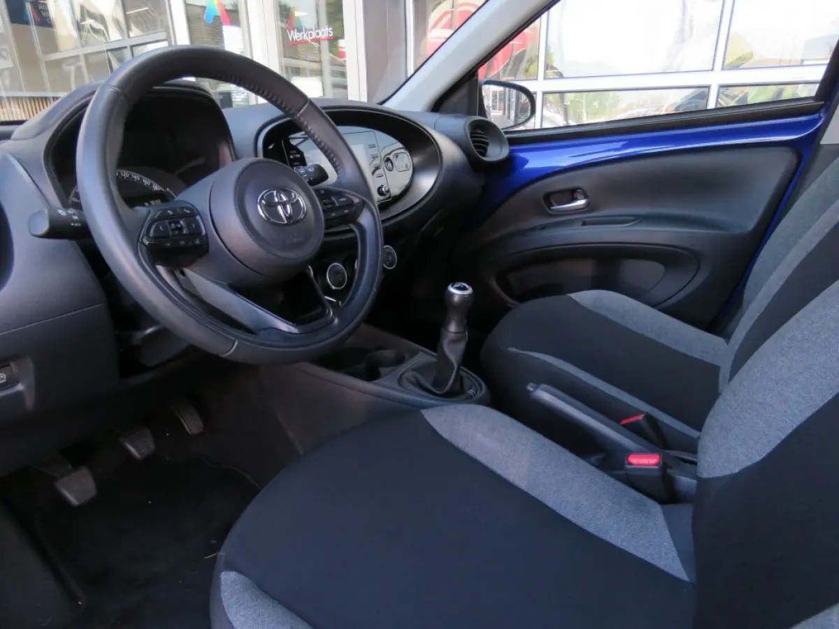 1.0 VVT-I MT PLAY / Camera / Cruise / BOVAG garantie