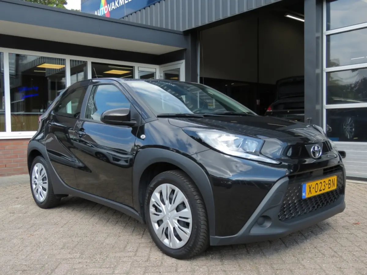 1.0 VVT-I MT PLAY / Camera / Cruise / BOVAG garantie
