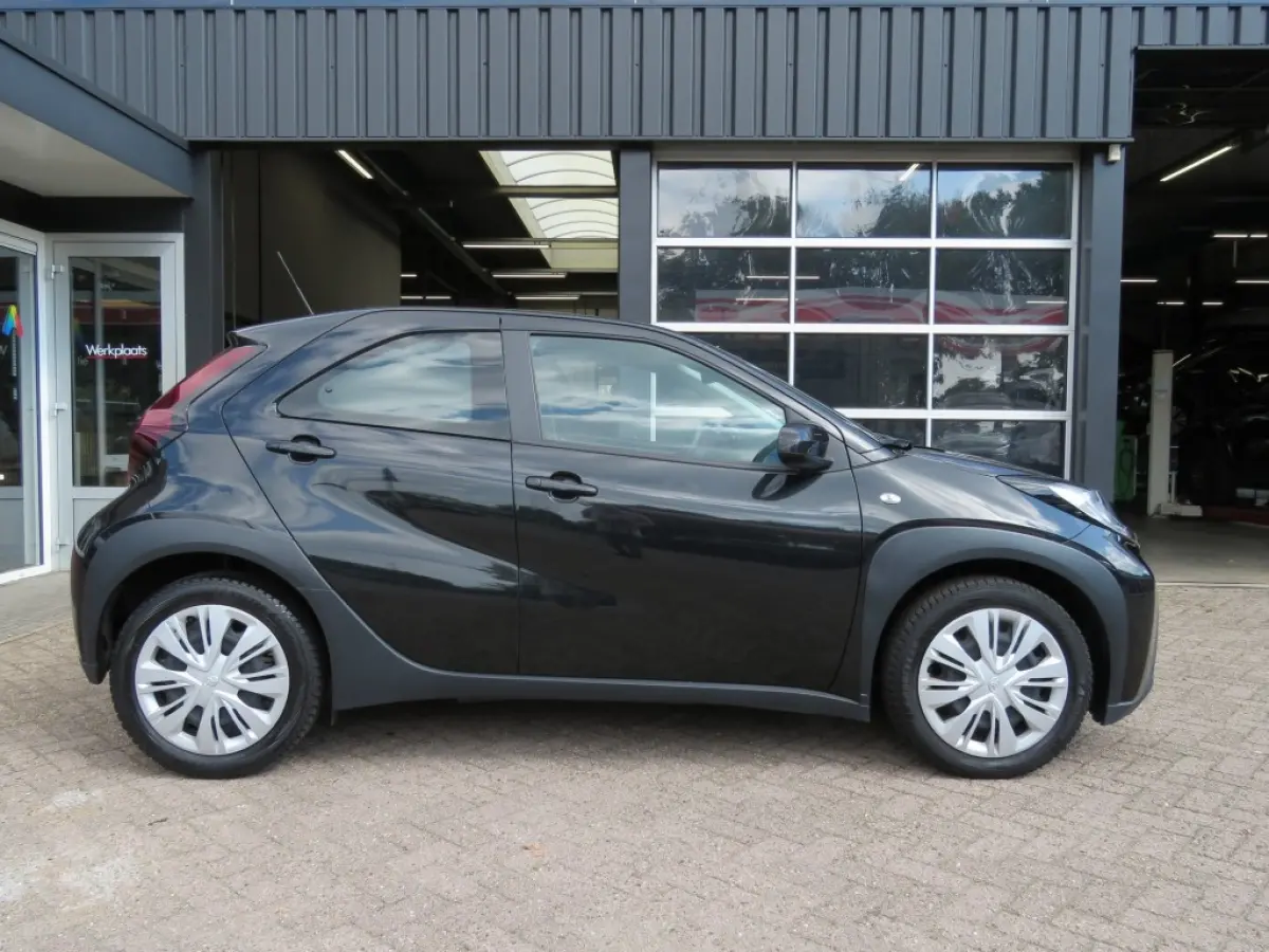 1.0 VVT-I MT PLAY / Camera / Cruise / BOVAG garantie