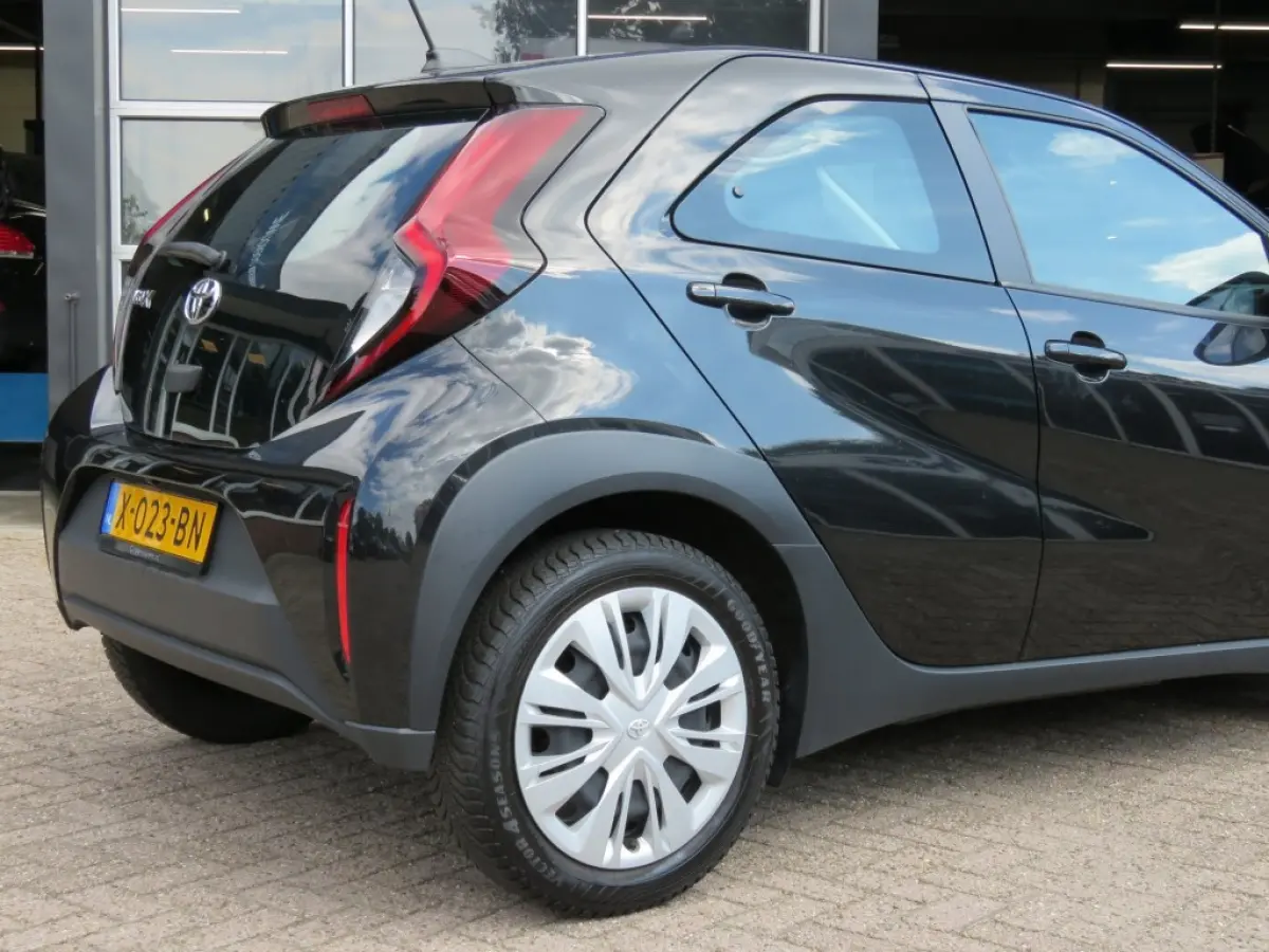 1.0 VVT-I MT PLAY / Camera / Cruise / BOVAG garantie