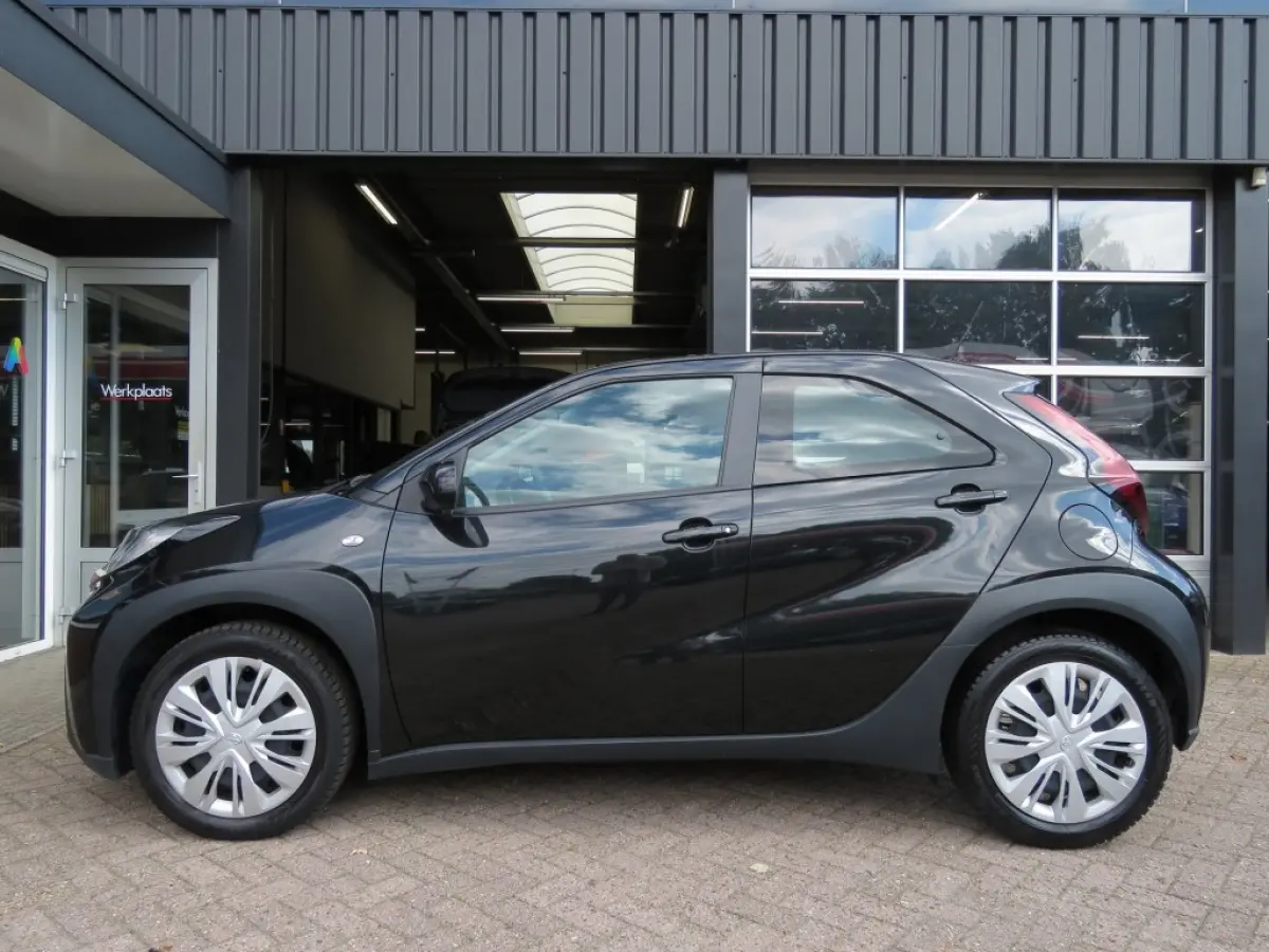 1.0 VVT-I MT PLAY / Camera / Cruise / BOVAG garantie