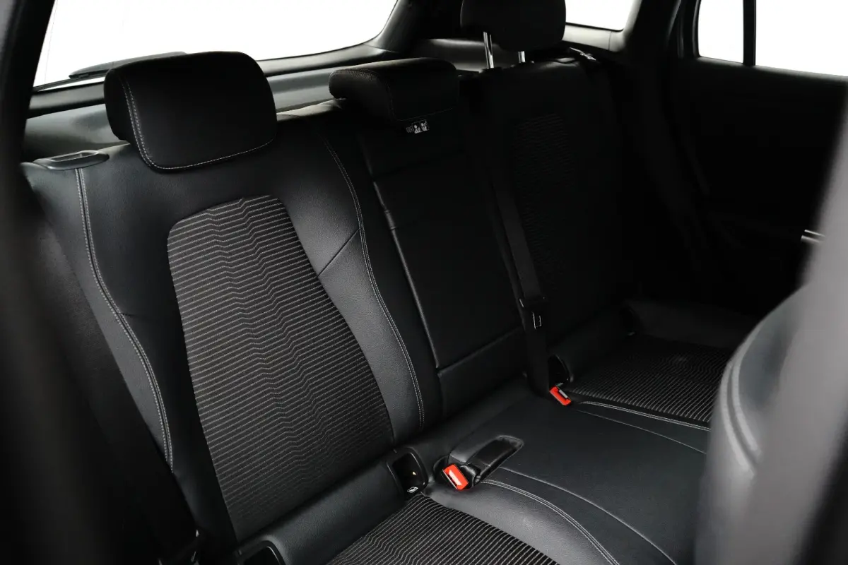 250 Business Solution Luxury 67 kWh | Dodehoek Detectie | Stoelverwarming | Leder/stof