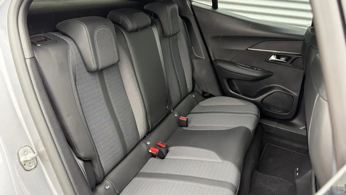 EV ALLURE PACK 50KWH 3 Fase 92,1%SOH! / NAVI / LEDER / CLIMA / LED / PDC / 17" LMV / CAMERA / KEYLESS !!