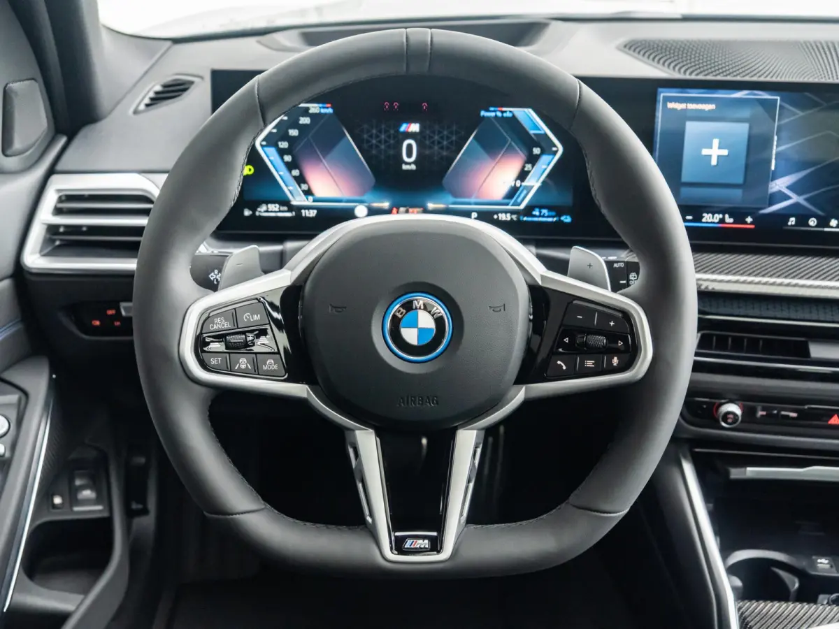330e High Executive | M Sportpakket Pro | Innovation Pack | Comfort Pack | Individual Lak