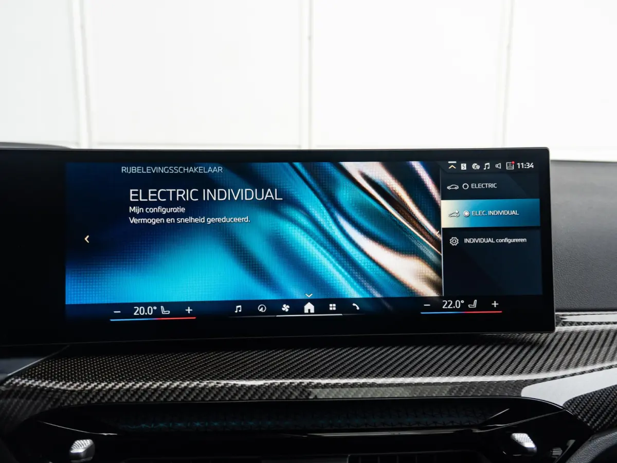 330e High Executive | M Sportpakket Pro | Innovation Pack | Comfort Pack | Individual Lak