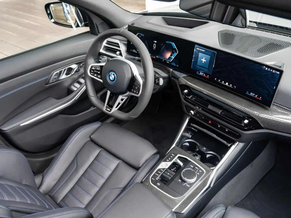 330e High Executive | M Sportpakket Pro | Innovation Pack | Comfort Pack | Individual Lak