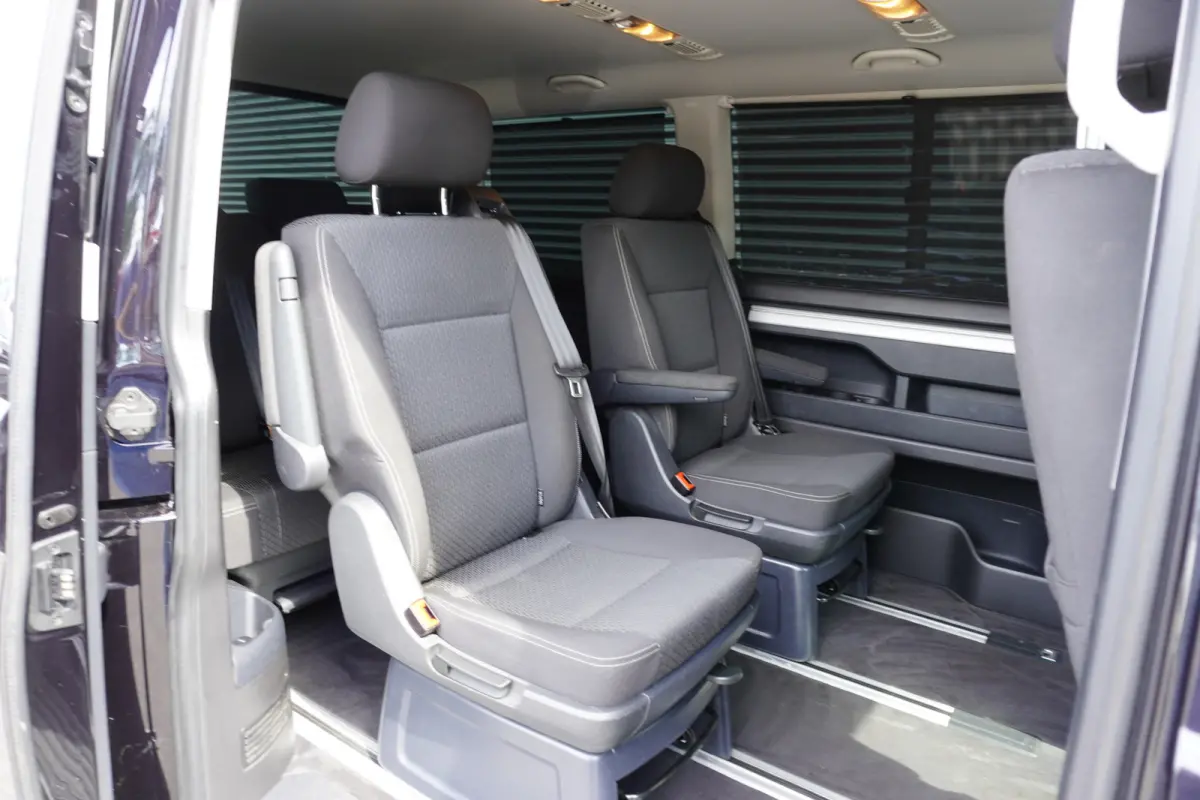 Transporter MARGE L1H1 150pk Euro6 7-persoons Trekhaak Cruise control Airco Sidebars Radio Bluetooth
