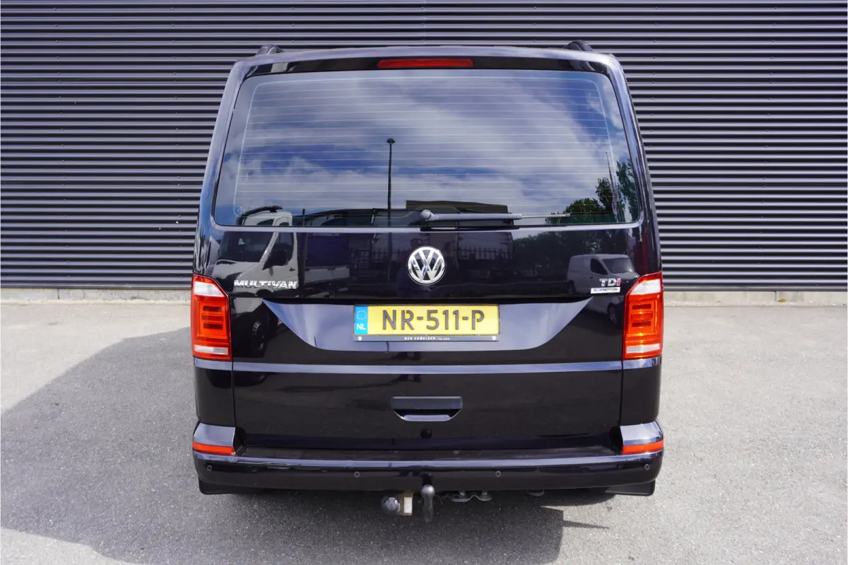 Transporter MARGE L1H1 150pk Euro6 7-persoons Trekhaak Cruise control Airco Sidebars Radio Bluetooth