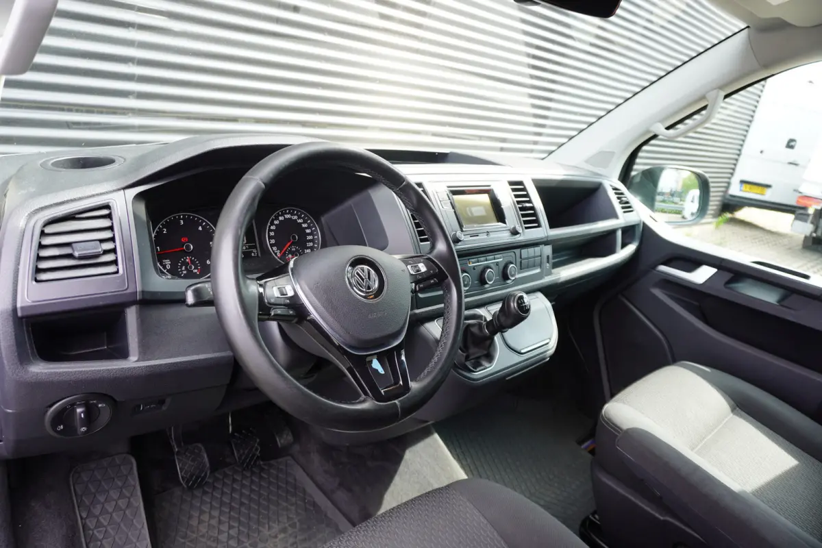 Transporter MARGE L1H1 150pk Euro6 7-persoons Trekhaak Cruise control Airco Sidebars Radio Bluetooth