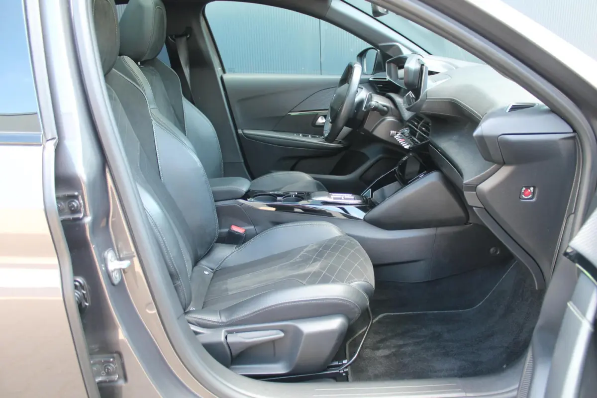 1.2 PureTech GT Automaat | Pano | Navi | Camera | Blindspot | Keyless