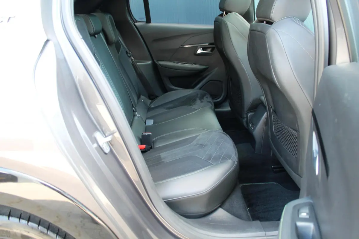 1.2 PureTech GT Automaat | Pano | Navi | Camera | Blindspot | Keyless