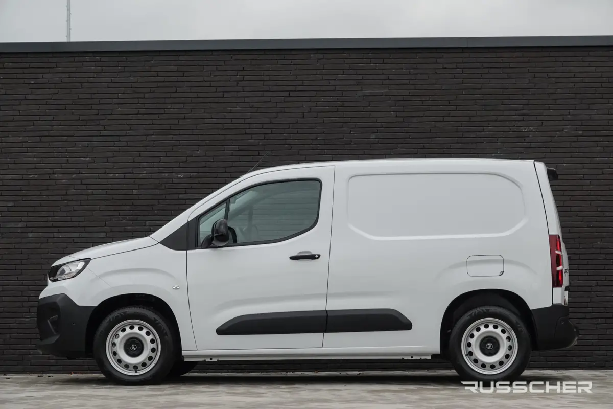 L1 | 1.5 BlueHDi 130 Pk Aut. | Stoel-Bank | Achteruitrijcamera | Camera binnenspiegel | Parkeersensoren
