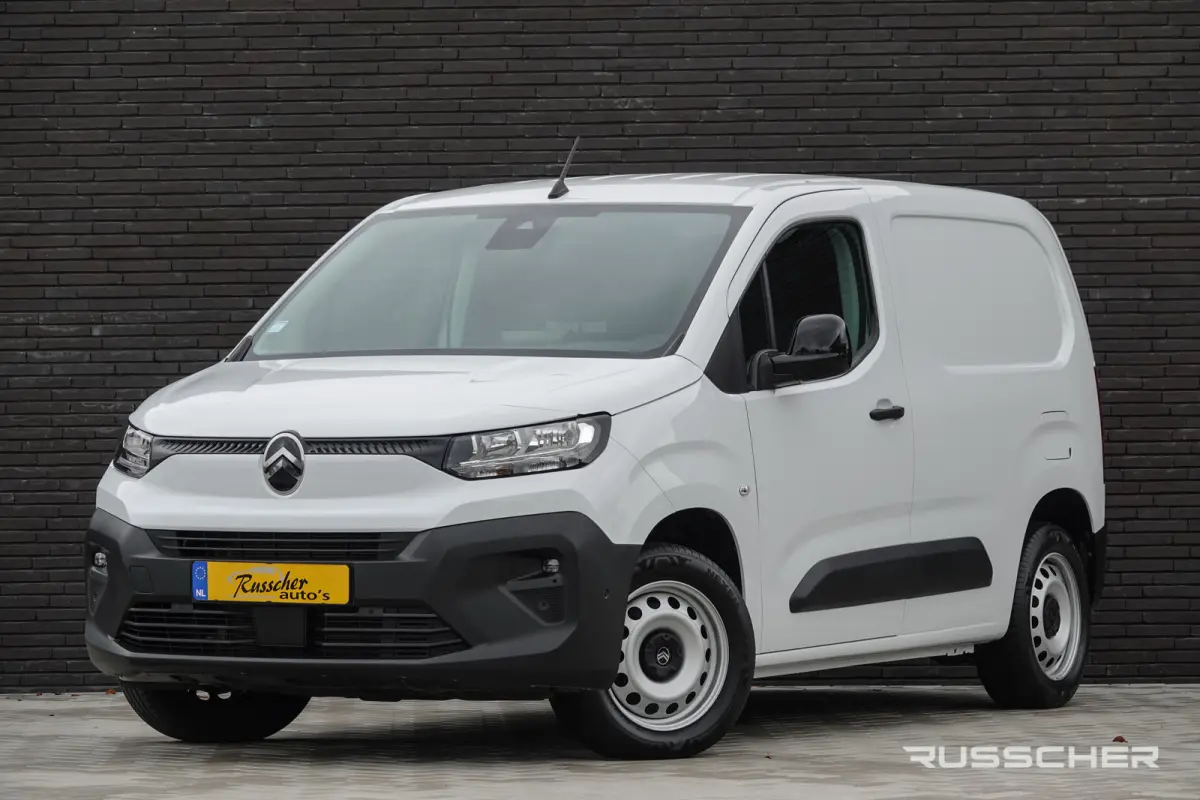 L1 | 1.5 BlueHDi 130 Pk Aut. | Stoel-Bank | Achteruitrijcamera | Camera binnenspiegel | Parkeersensoren