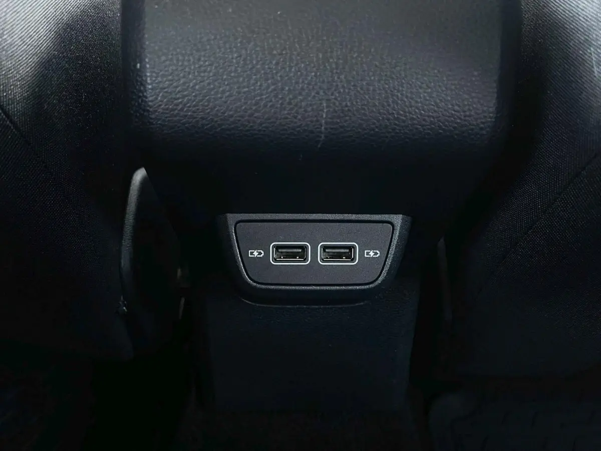 1.0 TSI 95pk Highline Business R | Navigatie | Camera | Stoelverwarming