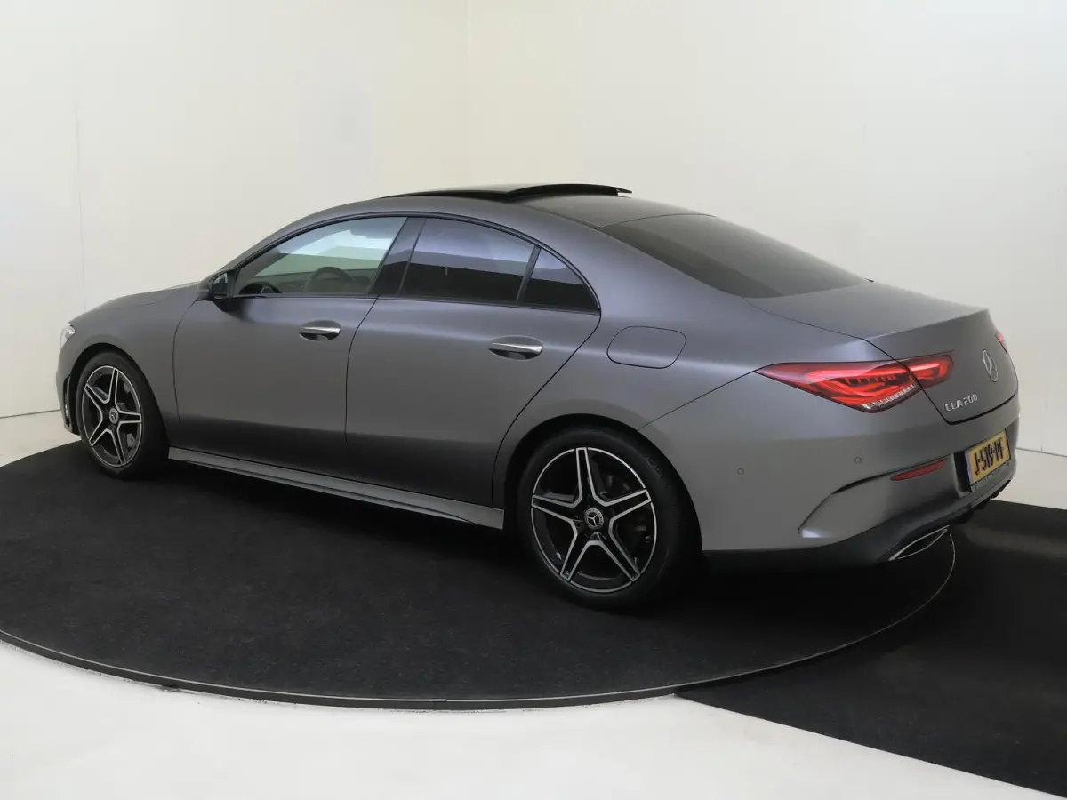 200 Business Solution AMG / Panoramadak/ DISTRONIC/ Sfeerverlichting/ Night