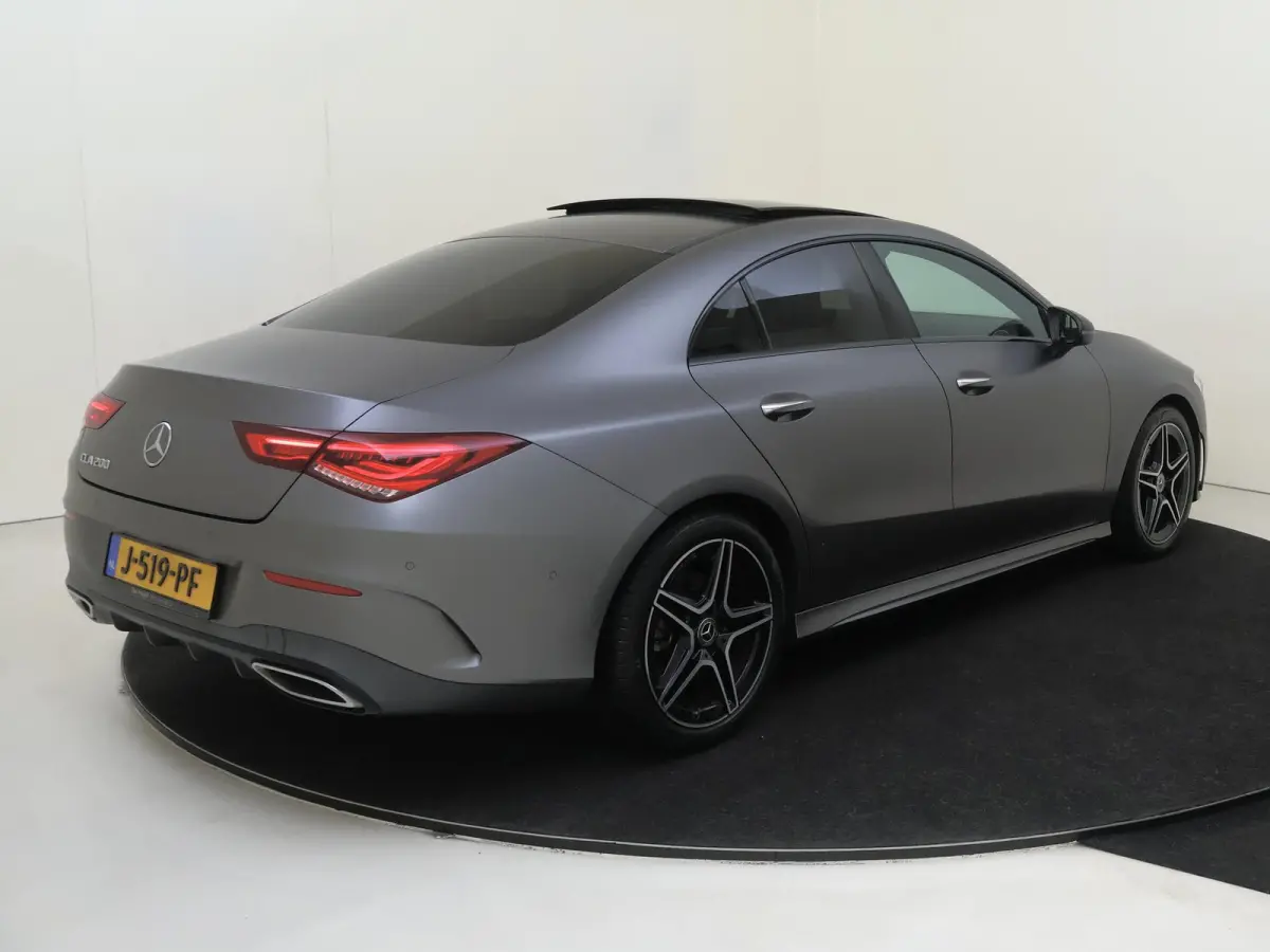 200 Business Solution AMG / Panoramadak/ DISTRONIC/ Sfeerverlichting/ Night
