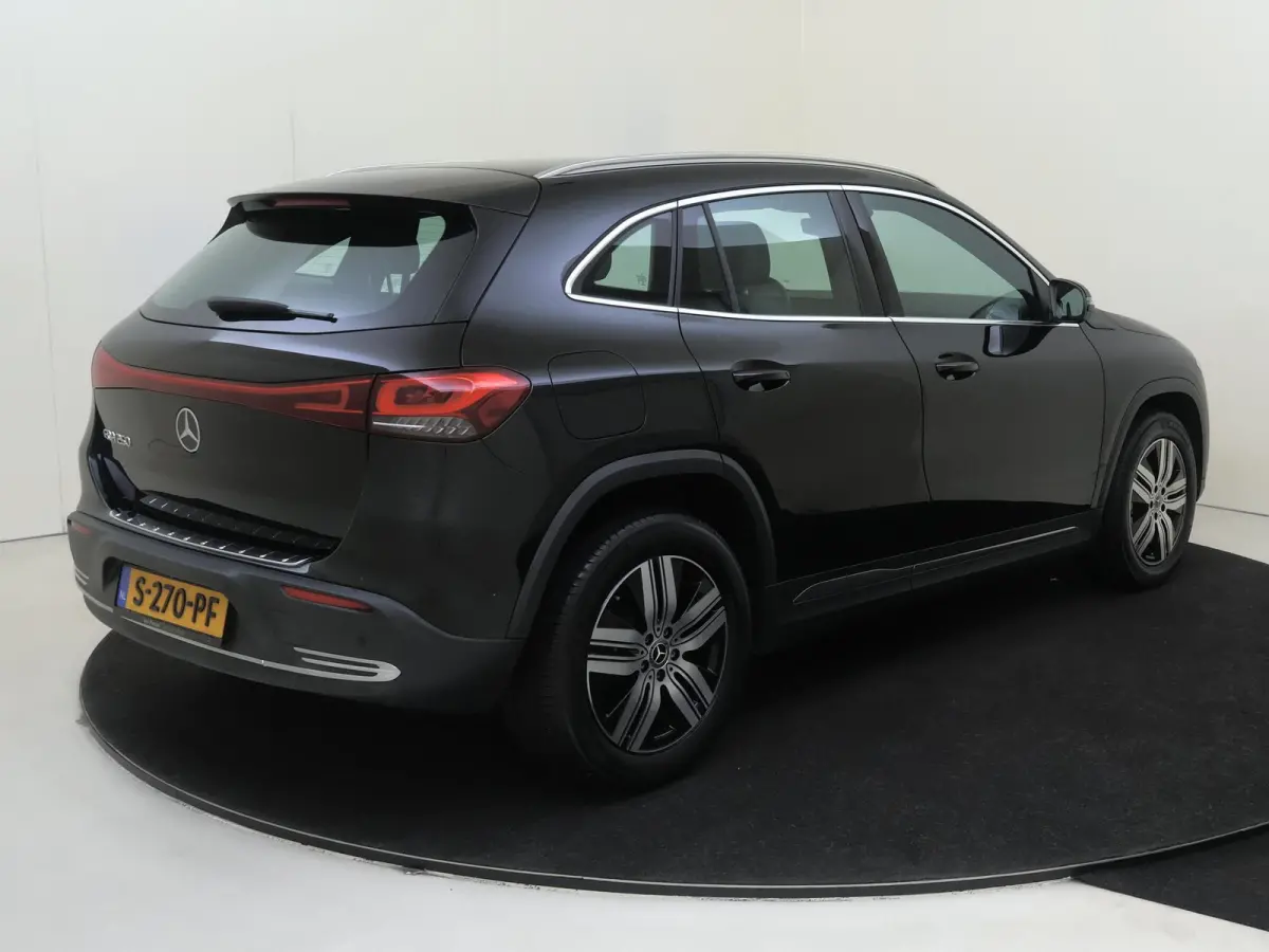 250 Luxury Line 67 kWh / DISTRONIC/ Sfeerverlichting/ El. Trekhaak