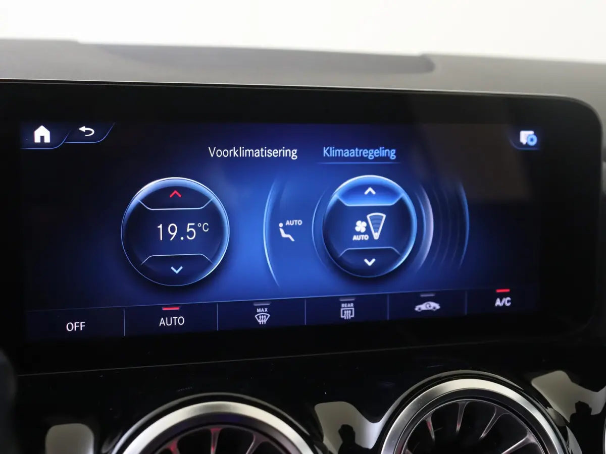 250 Luxury Line 67 kWh / DISTRONIC/ Sfeerverlichting/ El. Trekhaak