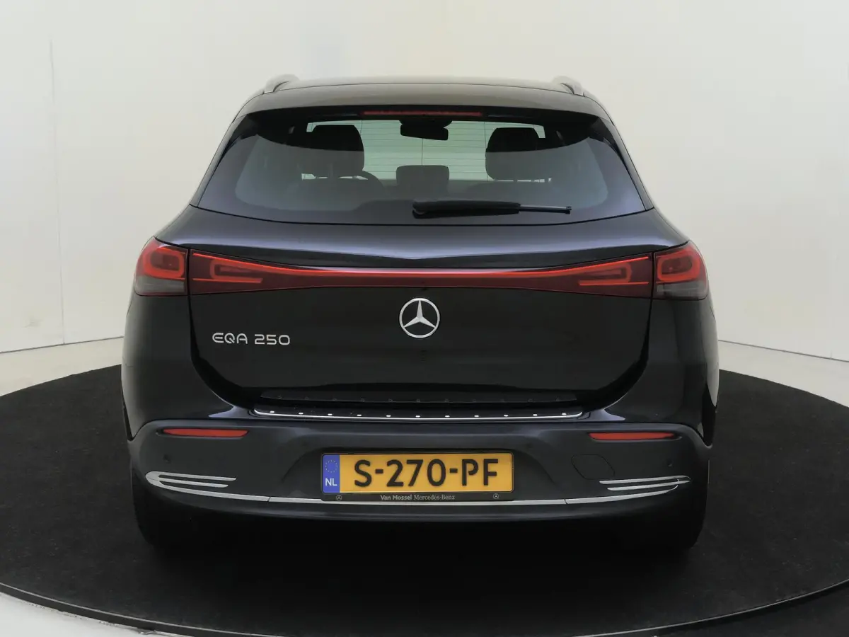 250 Luxury Line 67 kWh / DISTRONIC/ Sfeerverlichting/ El. Trekhaak
