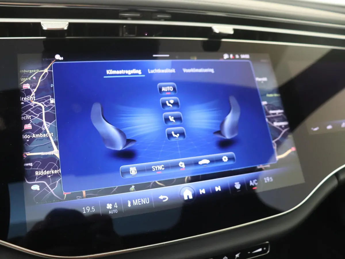 300 e Sport Edition / Panoramadak/ SUPERSCREEN/ Night/ 20 inch/ Burmester 4D/
